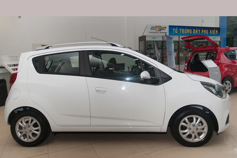 Chevrolet Spark Duo 2018 gan 300 trieu da co mat tai dai ly-Hinh-5